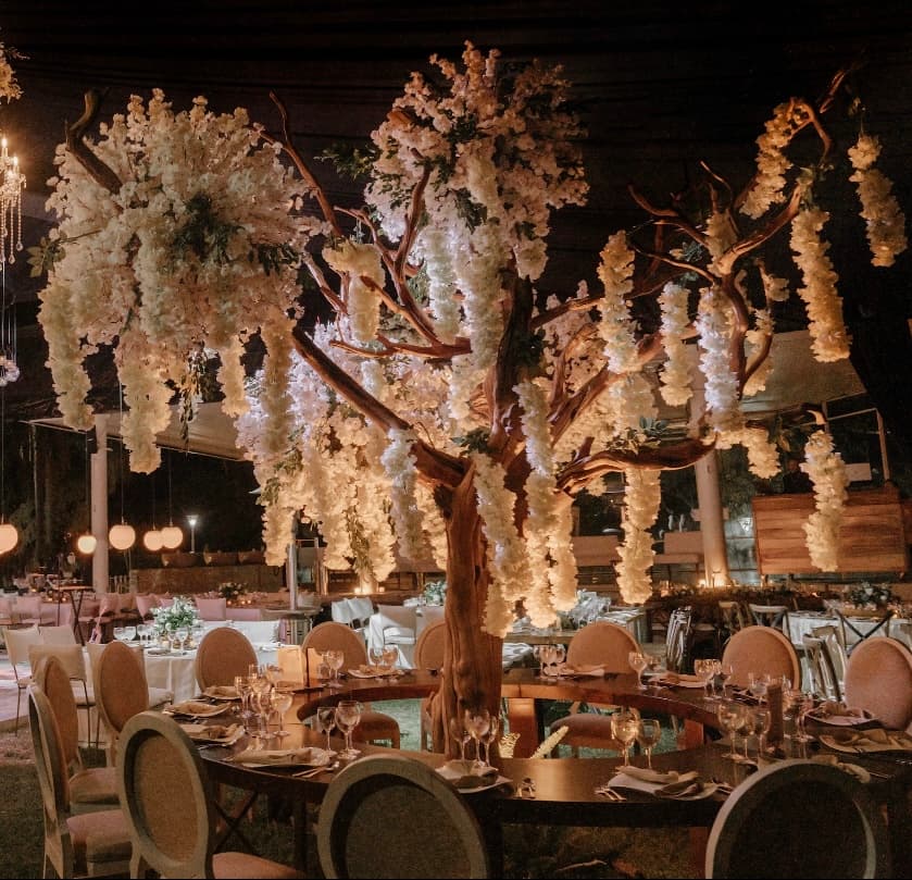 Árbol floral nocturno